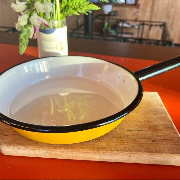Enamel Ware Huta Silesia Made in Poland bright Yellow 10” Skillet Pan Vintage - Picture 4 of 7